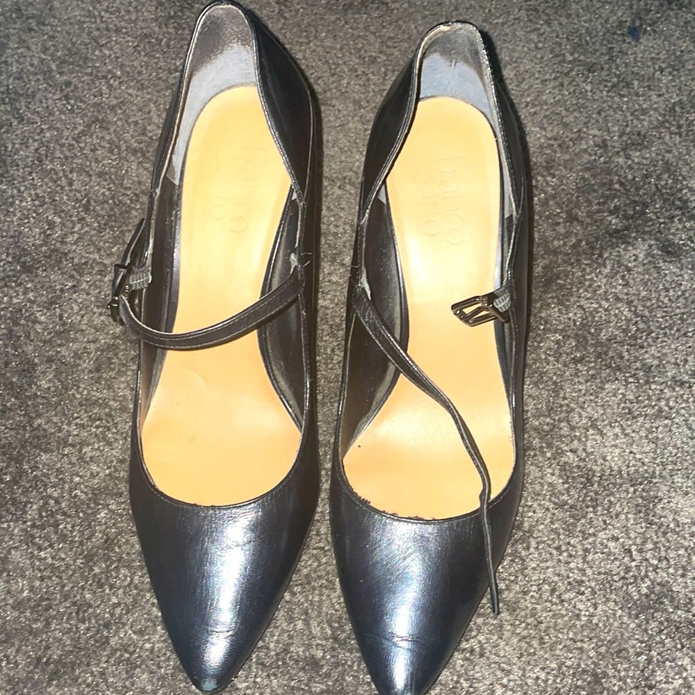 Black Pumps